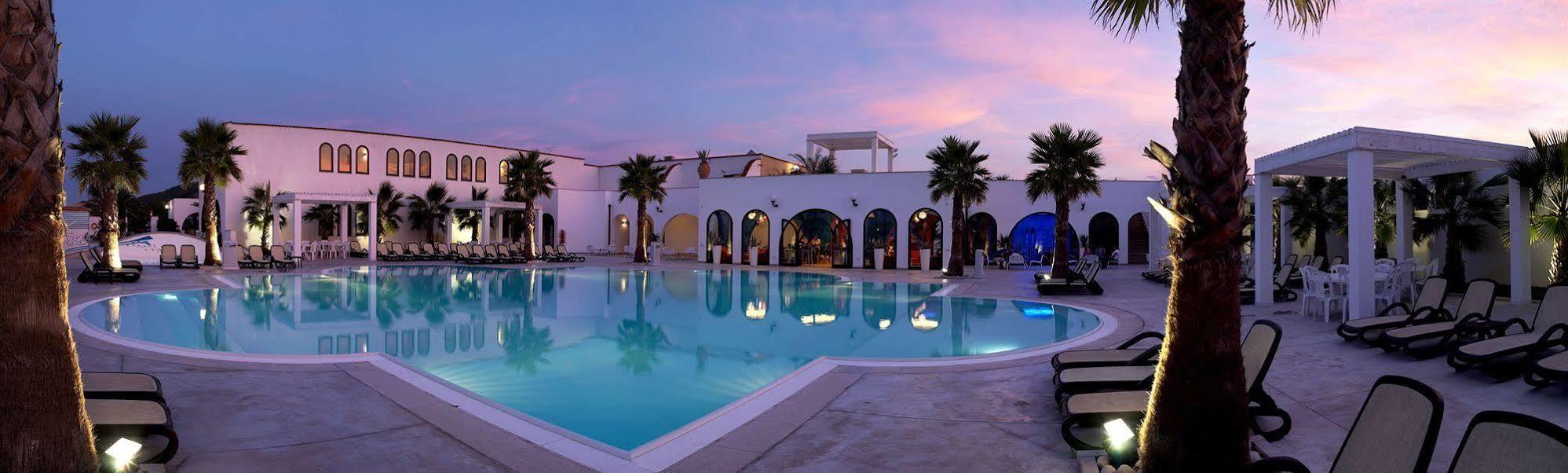 קאזלבורדינו Centro Vacanze Poker מראה חיצוני תמונה