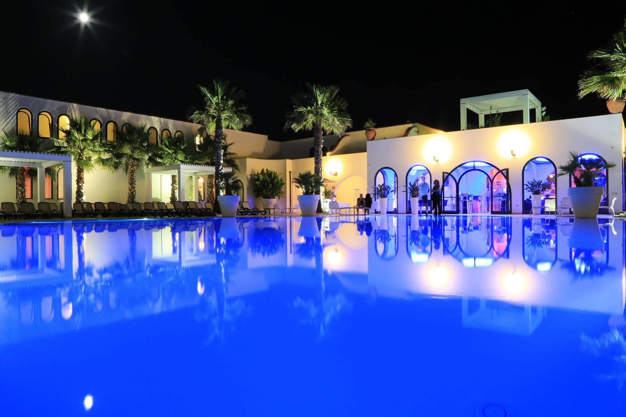 קאזלבורדינו Centro Vacanze Poker מראה חיצוני תמונה